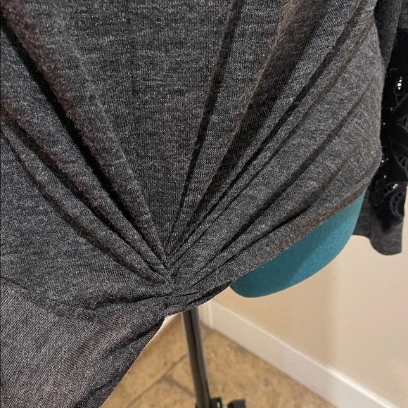 Maurices Dark Gray Long Sleeve Top with Black Velvet Embroidery XXL - Picture 4 of 9